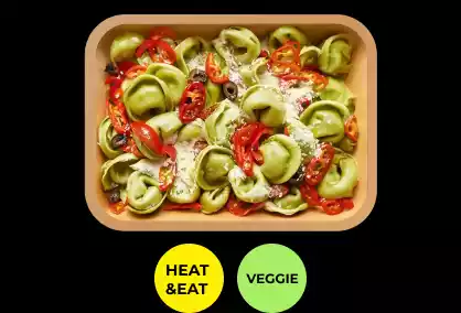 Gesunde und frische Bagels, Gerichte, Salate, Snacks, Wraps und Getränke aus einem Automaten: Tortellini all‘Arrabbiata