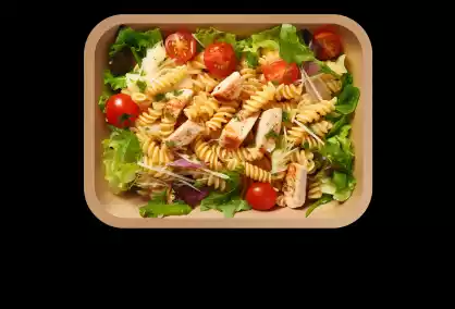 Gesunde und frische Bagels, Gerichte, Salate, Snacks, Wraps und Getränke aus einem Automaten: Caesar Salat
