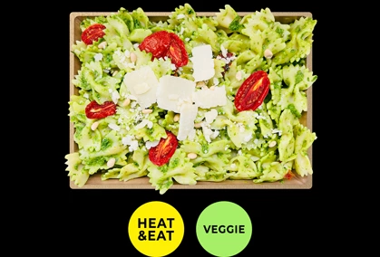 Gesunde und frische Bagels, Gerichte, Salate, Snacks, Wraps und Getränke aus einem Automaten: Farfalle | Pesto | Tomate